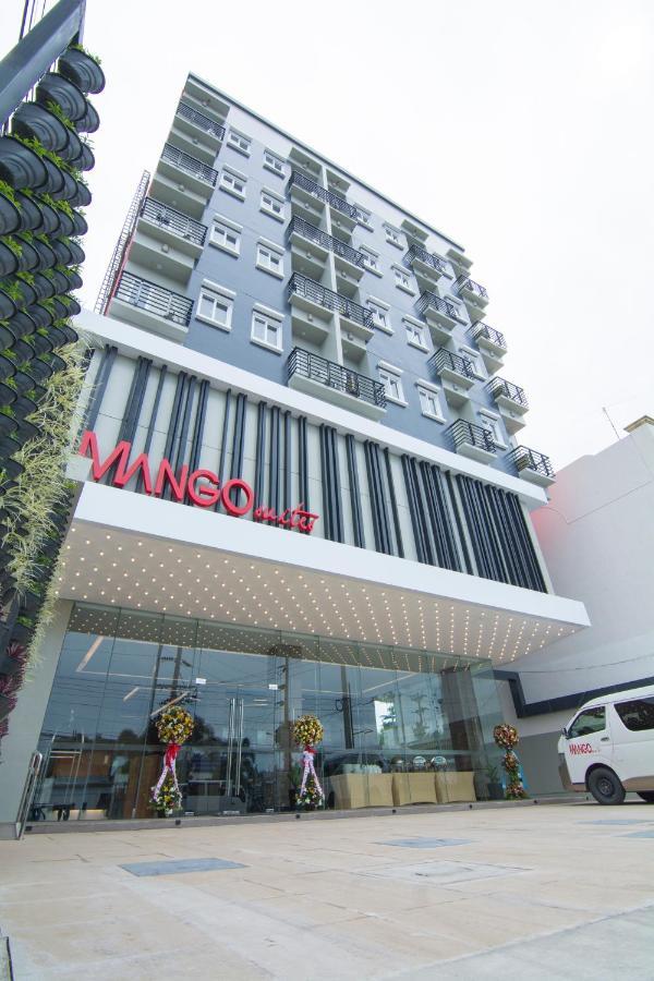 Mango Suites Cauayan Екстер'єр фото