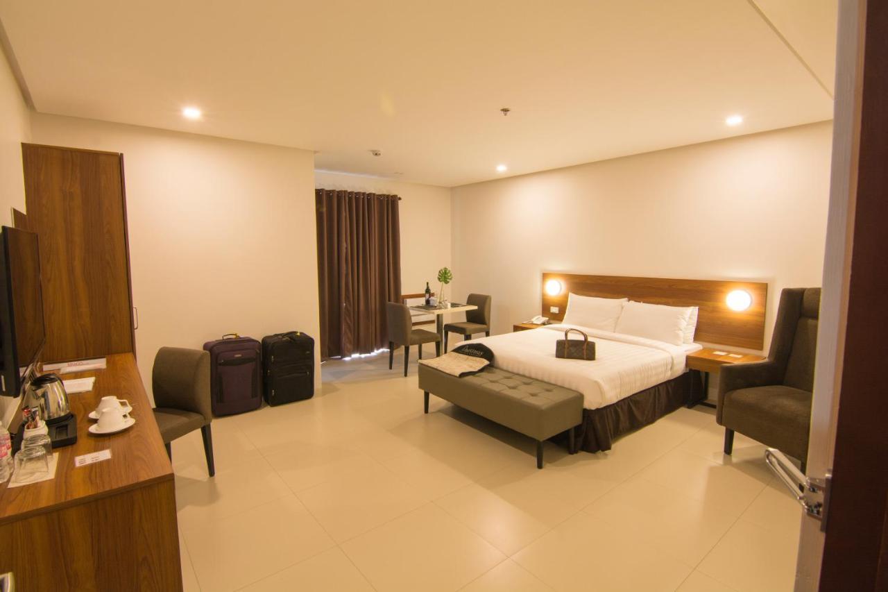 Mango Suites Cauayan Екстер'єр фото
