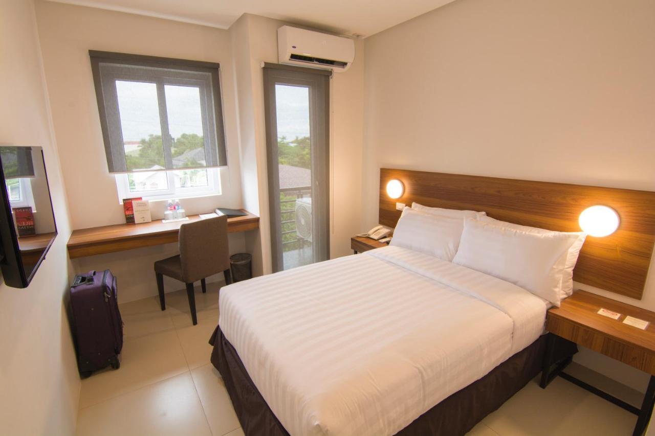 Mango Suites Cauayan Екстер'єр фото
